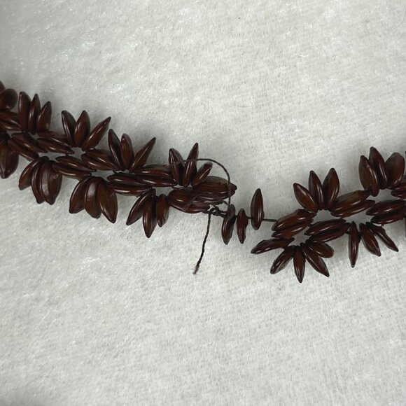 1960s Hawaiian Vintage Brown Koa Appleseed Necklace & Clip Earrings - Picture 8 of 13